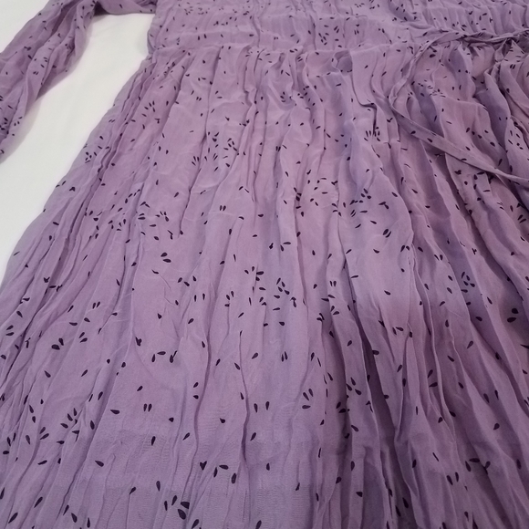 Beautiful dress! - Picture 3 of 7